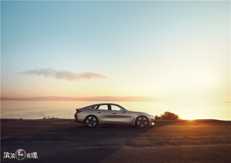 「 爱车空间 」宝马首款纯电动四门轿跑BMW i4概念车全球首发