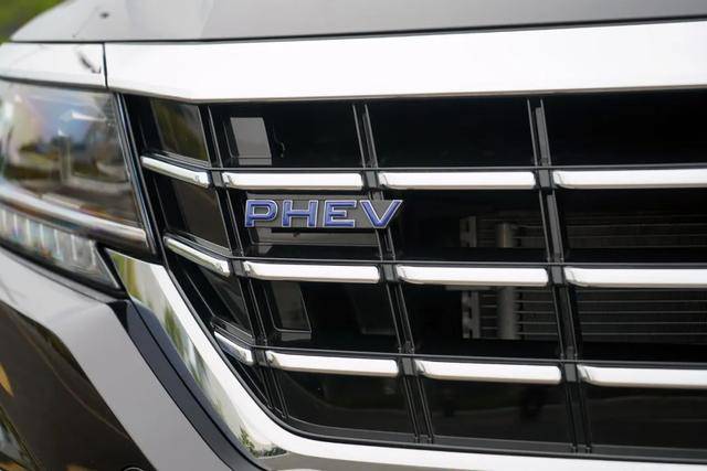 熟悉的味道更理智的选择？试驾帕萨特PHEV&途观L PHEV