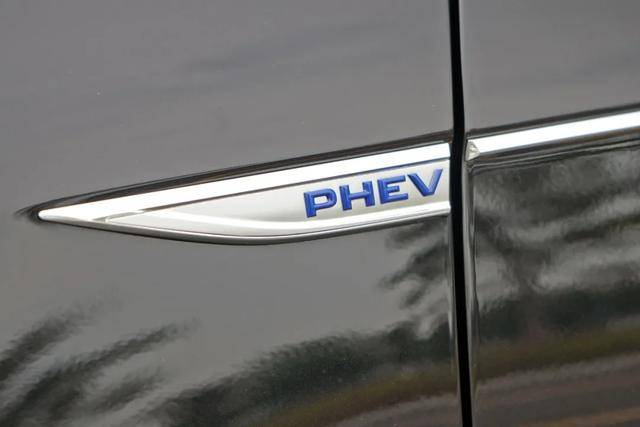 熟悉的味道更理智的选择？试驾帕萨特PHEV&途观L PHEV