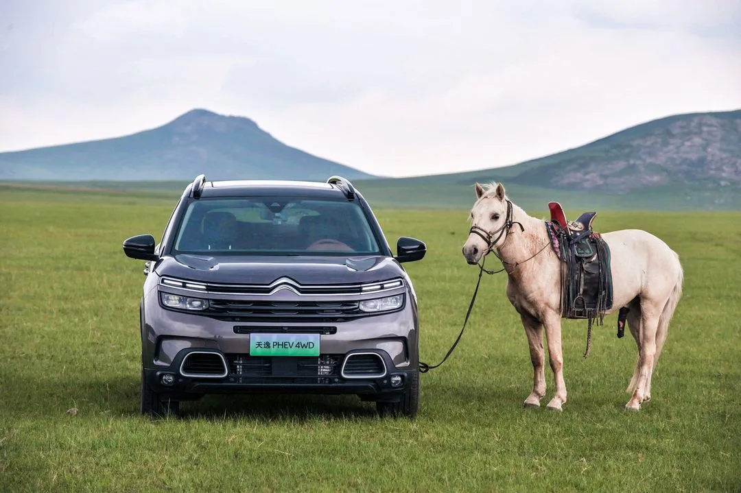 1.9吨的插混SUV，零百加速7秒，匮电时油耗6.7L