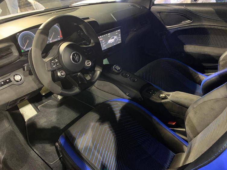 玛莎拉蒂MC20北京车展正式亮相，新车售价210万元，