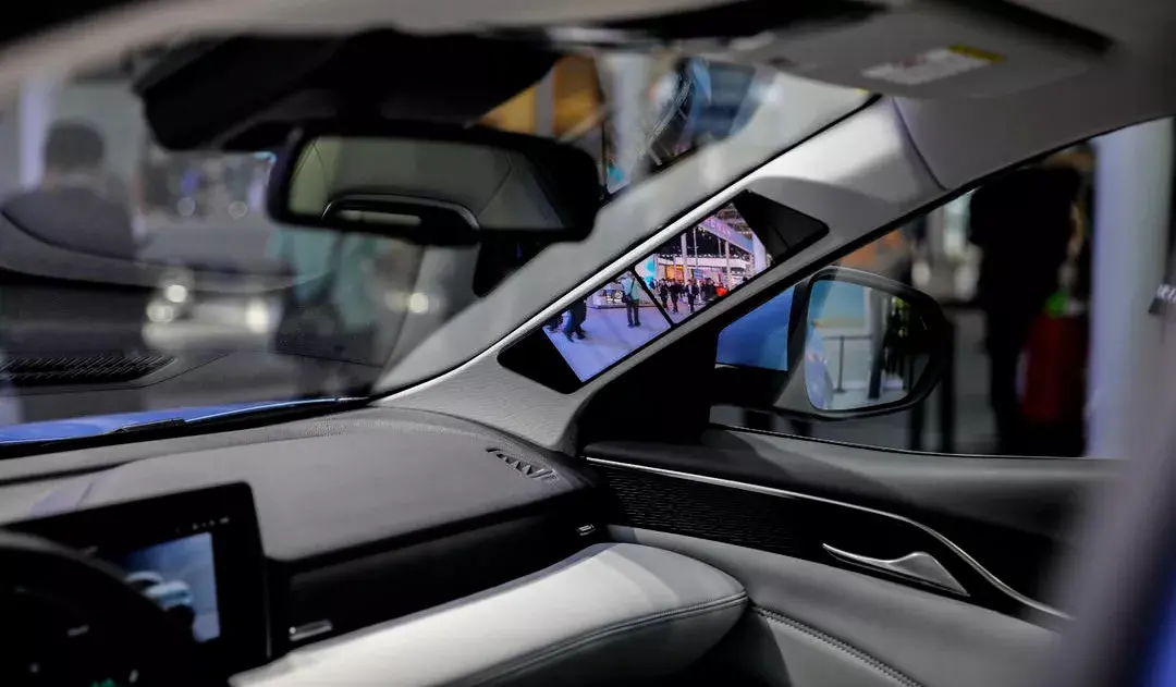 钟观丨三款产品齐聚北京车展，哪吒汽车以智能安全呵护用户