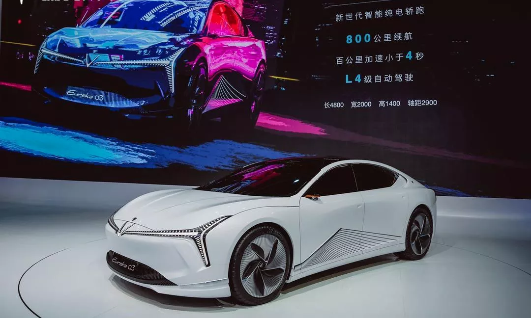 钟观丨三款产品齐聚北京车展，哪吒汽车以智能安全呵护用户