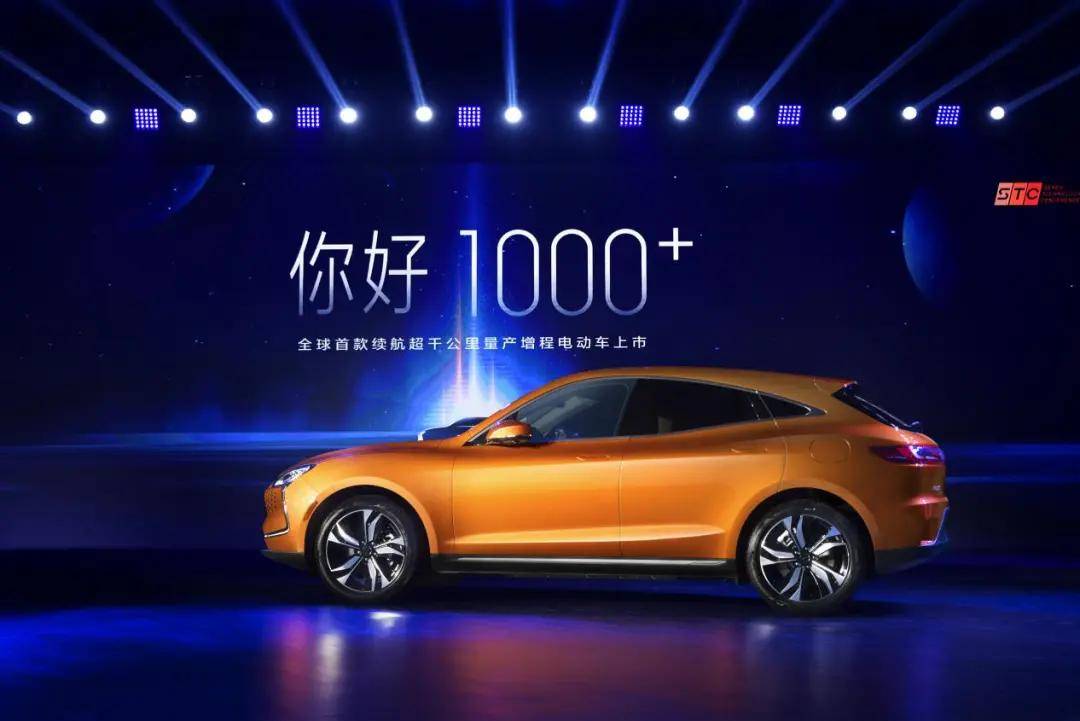 1000km+续航，4秒级零百加速，选它还是理想ONE？