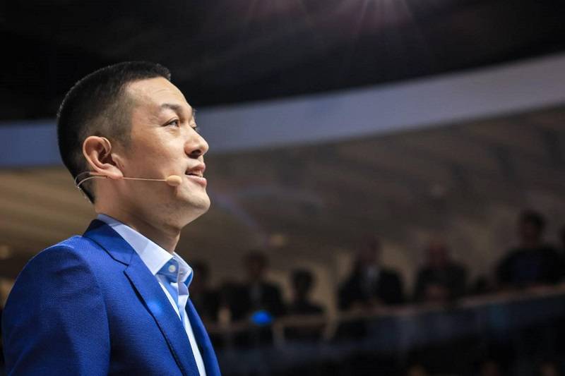 聊聊当前热议的非主角现象，重看蔚来、理想的“小目标”