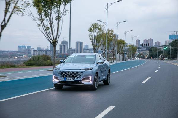 一部手机即可远程泊车、挪车？长安发布APA6.0远程智能泊车系统