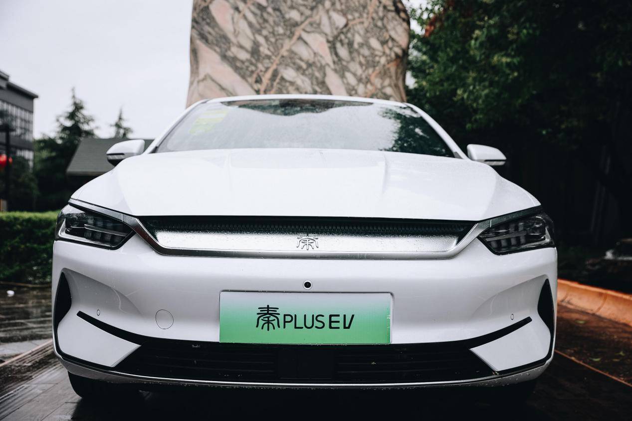 超高颜值、刀片电池、长续航 比亚迪秦PLUS EV 西安上市