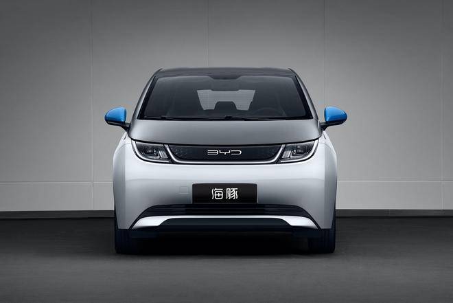 比亚迪海豚要成新萌宠，五菱宏光MINI EV 还“甜”吗？