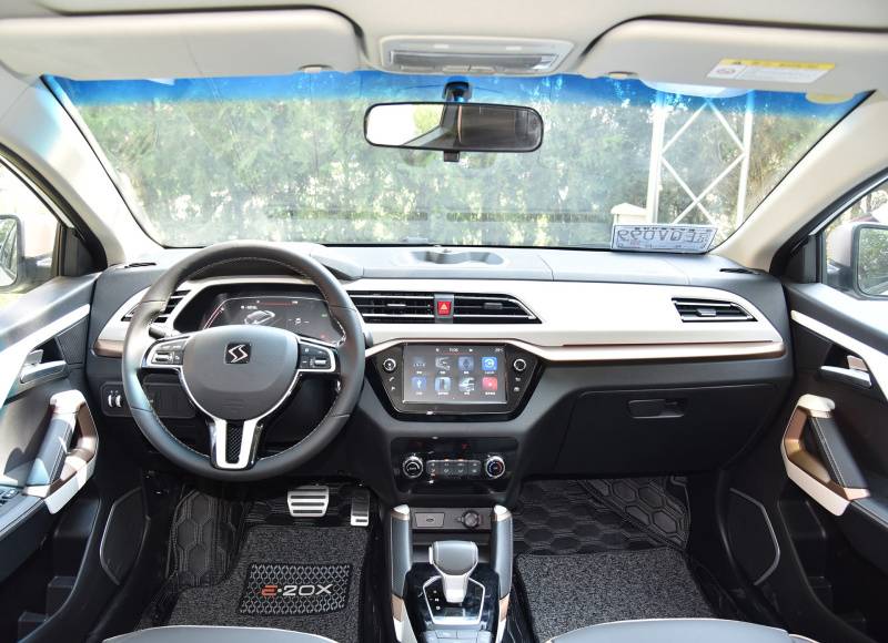 思皓E20X：13万买辆大众纯电SUV，续航超400km，值不值？