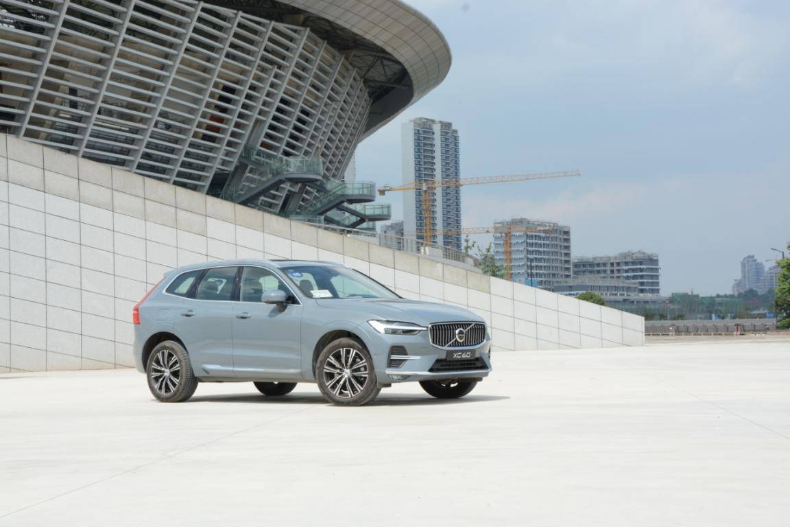 更安全、更智能、更豪华 试驾新款沃尔沃XC60