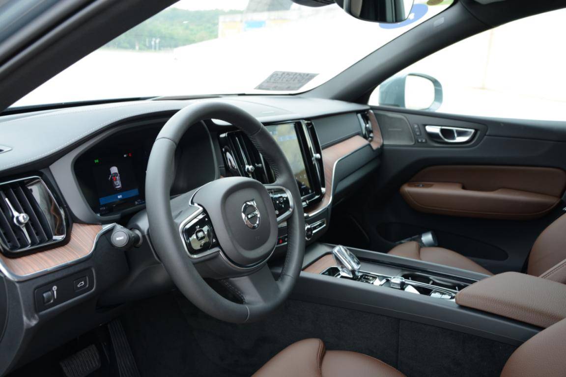 更安全、更智能、更豪华 试驾新款沃尔沃XC60