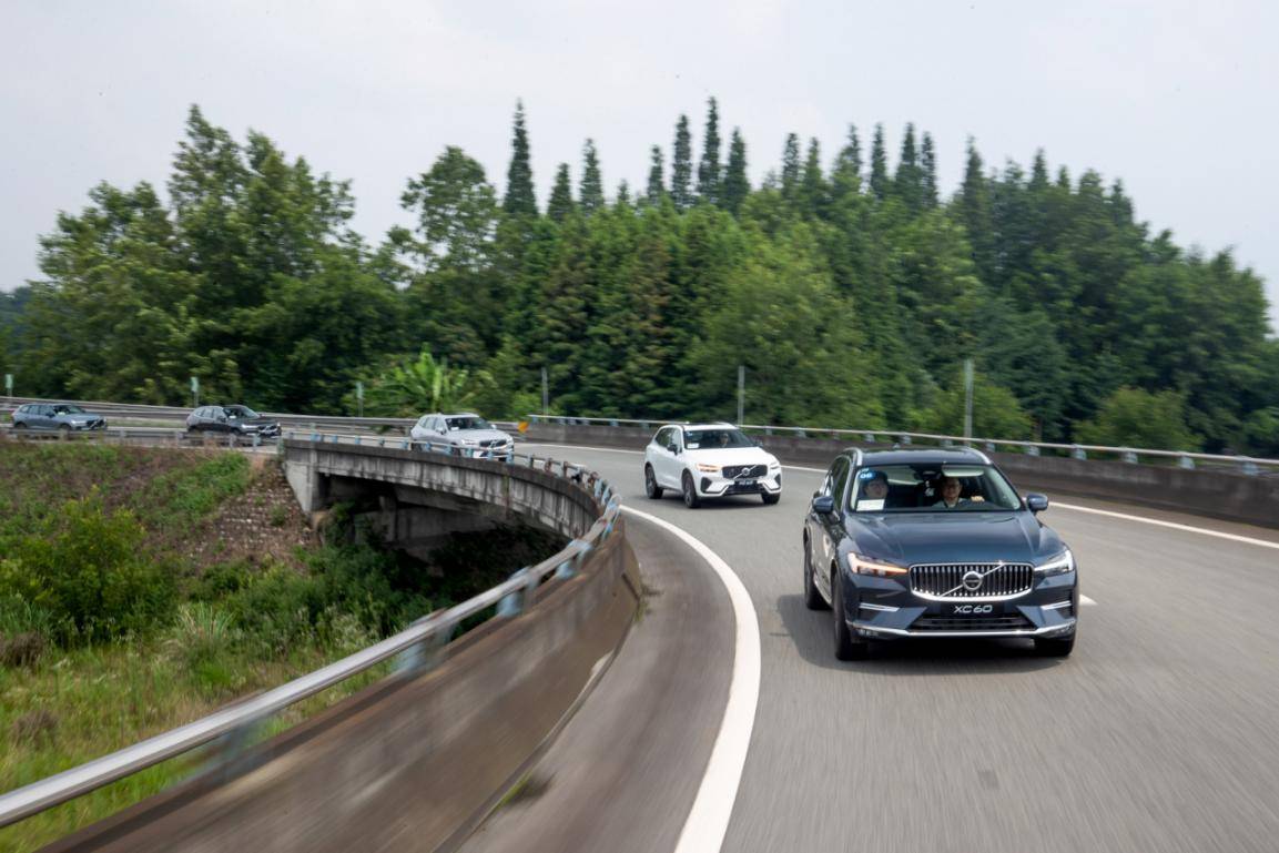 更安全、更智能、更豪华 试驾新款沃尔沃XC60