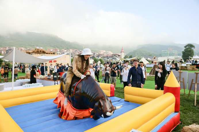 越野+露营，BJ40“悦野部落开放日”解锁今夏最潮玩法