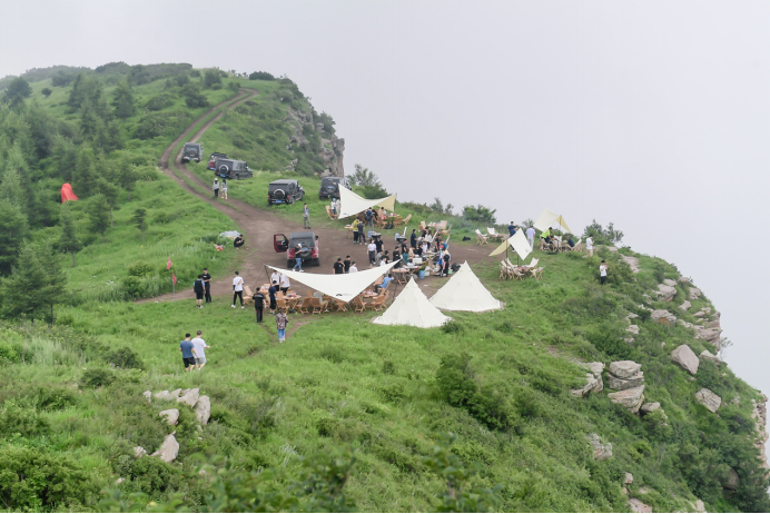 越野+露营，BJ40“悦野部落开放日”解锁今夏最潮玩法