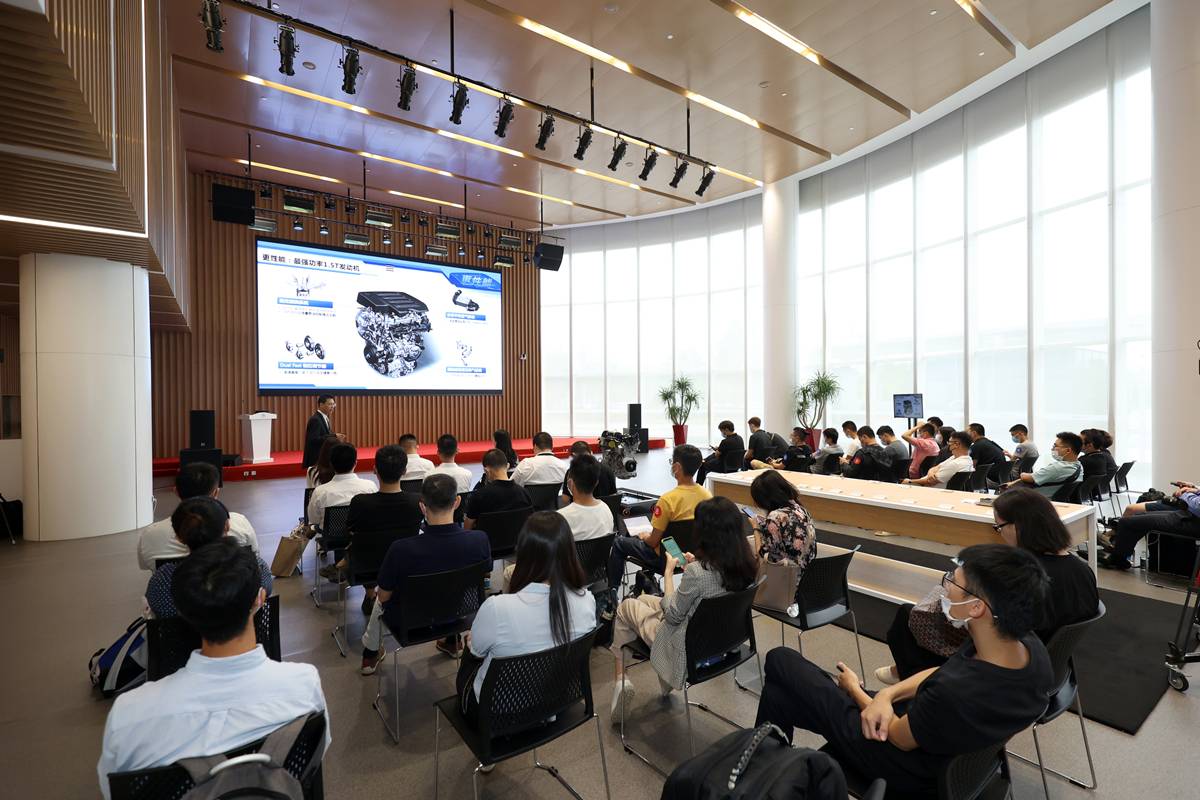 通用新1.5T四缸发动机，升功率超100kW，能OTA！本田看了直呼专业