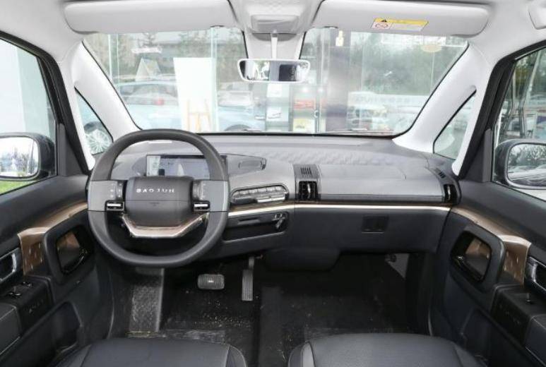 改个名贵了5000元，6.98万元起售的宝骏KiWi EV，值吗？