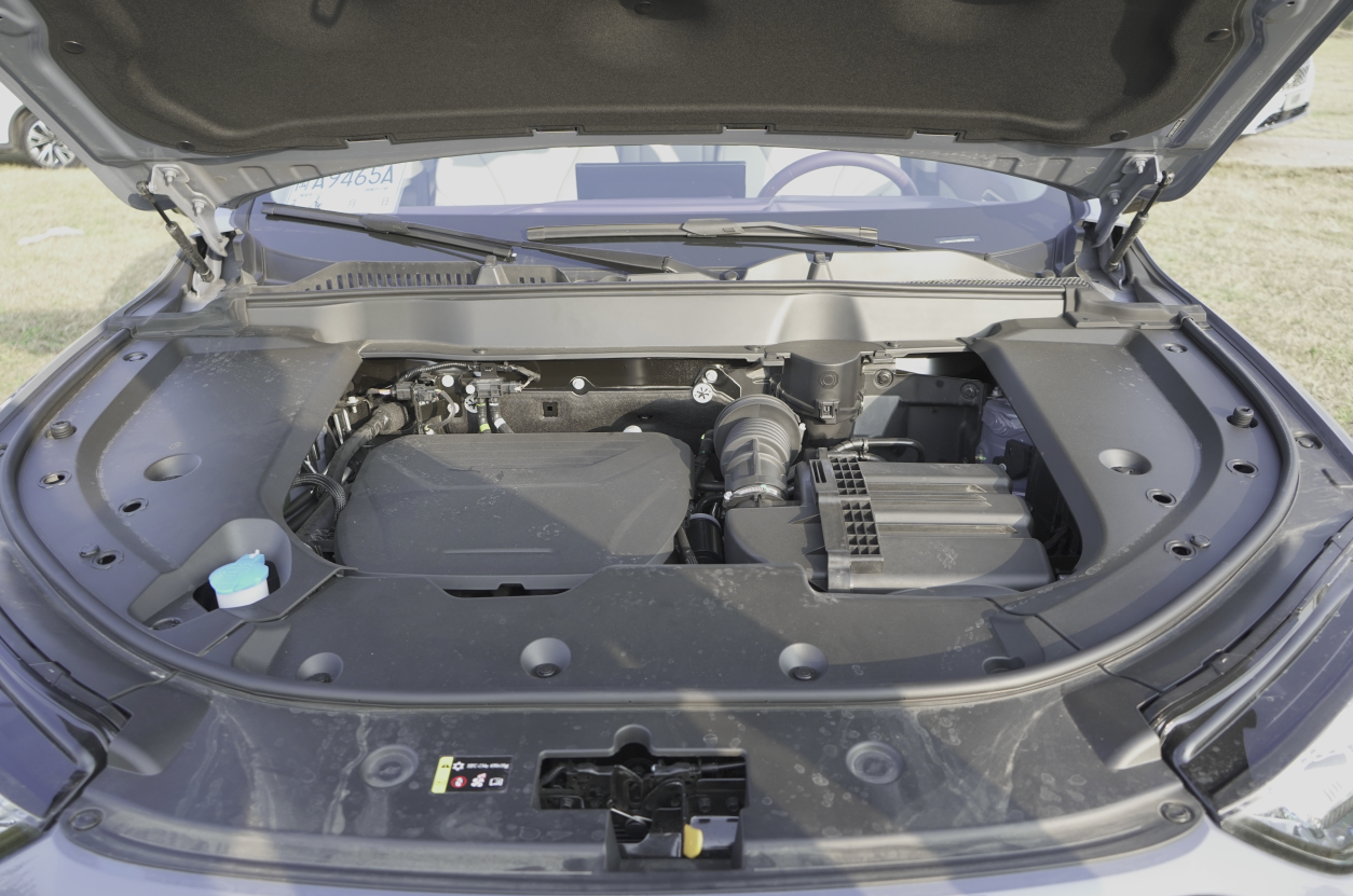 试驾WEY拿铁：破百7.5s，百公里油耗4.9L，不输CR-V和RAV4
