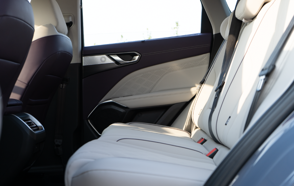 试驾WEY拿铁：破百7.5s，百公里油耗4.9L，不输CR-V和RAV4