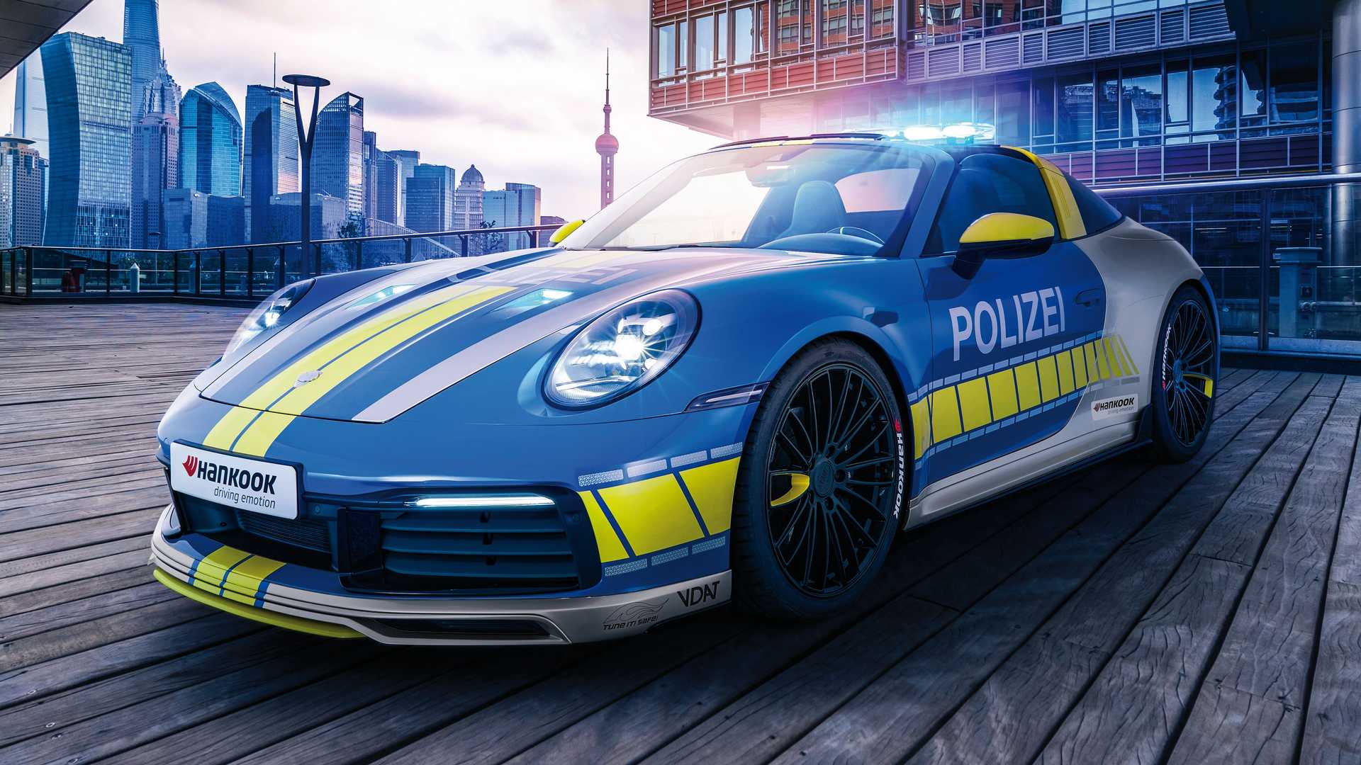 假的techart保时捷911targa4警车促进德国改装安全和责任教育