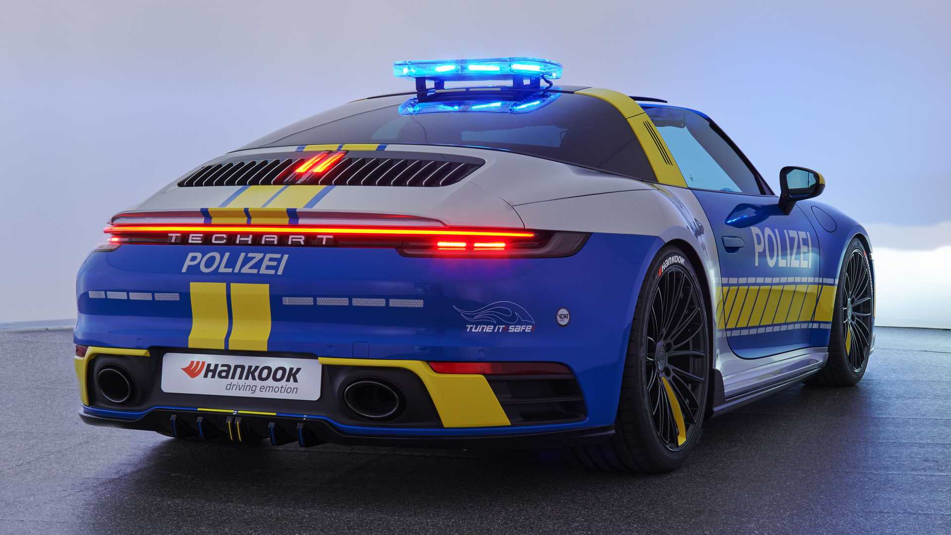 假的techart保时捷911targa4警车促进德国改装安全和责任教育