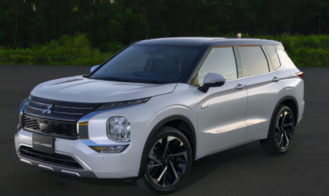 2022年新车前瞻：红旗L5搭4.0T+V8，三菱欧蓝德从小众变大众？