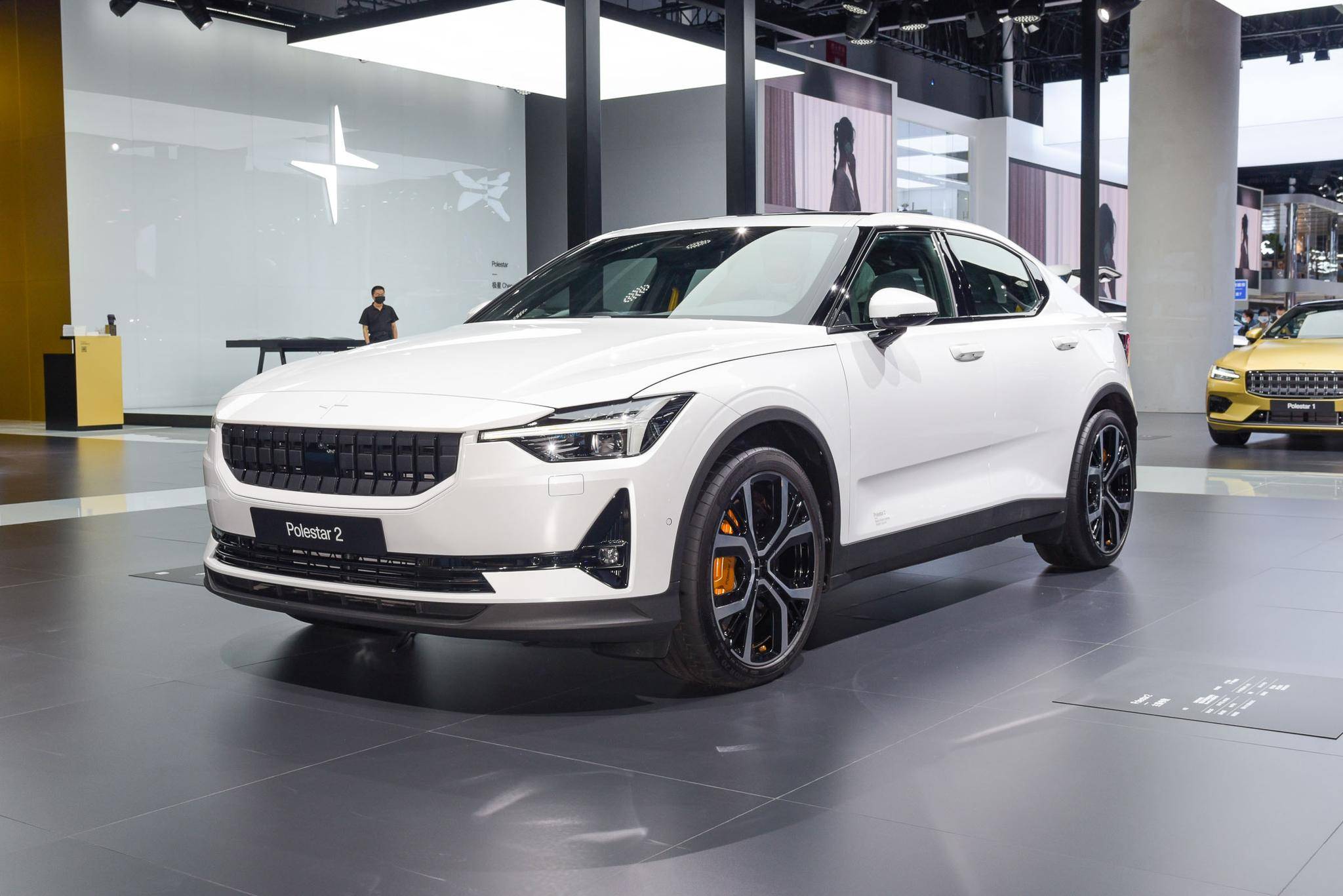 Polestar 2价格调整 中低配涨价5000元 配置不变