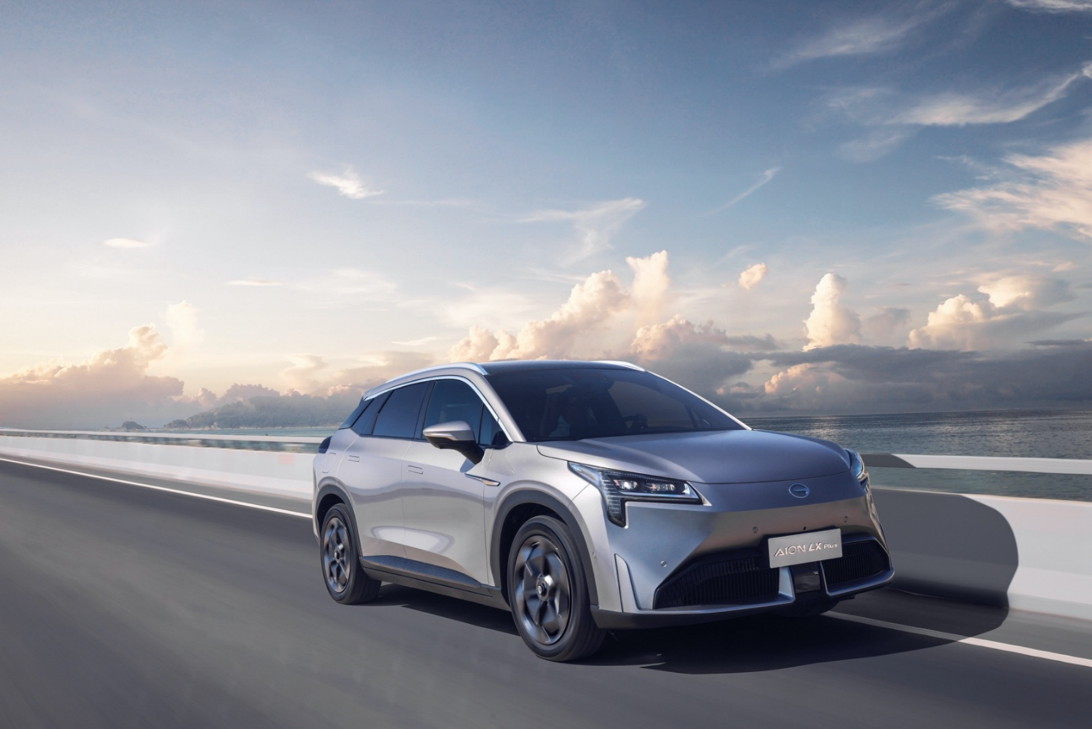全身黑科技，续航超1000公里，AION LX Plus上市