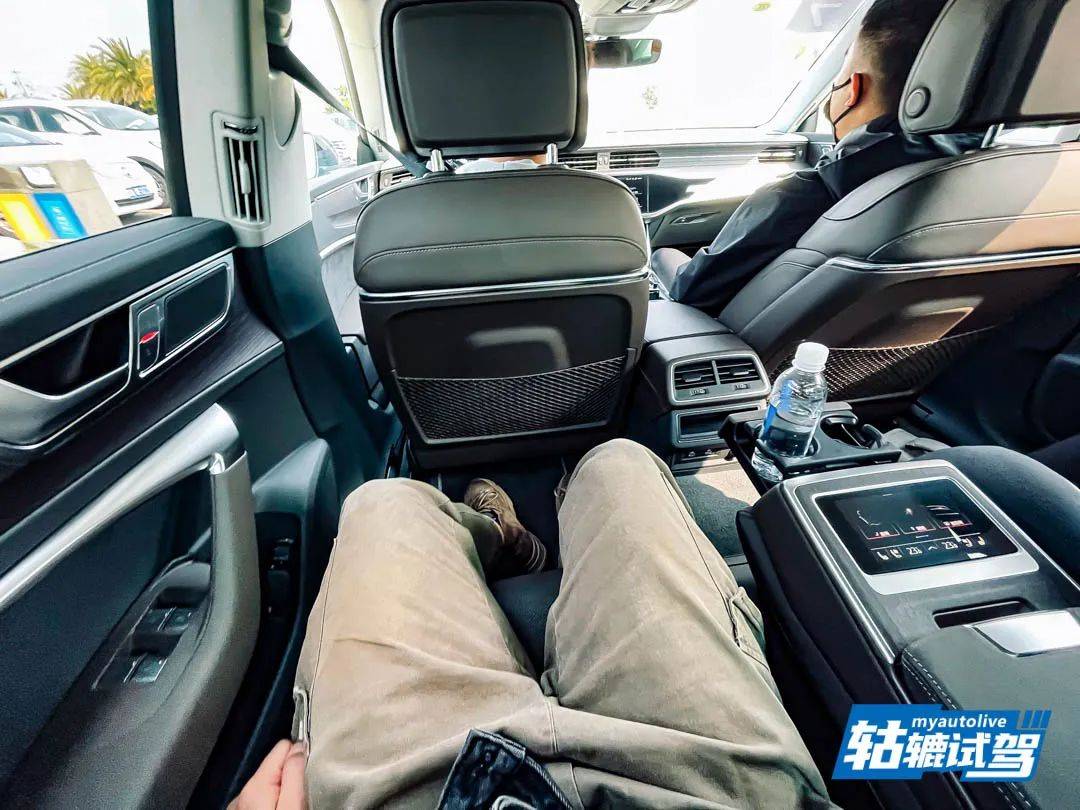 轱辘试驾|有色眼镜终结者！上汽奥迪A7L不是特供版A7，也不是A6LL