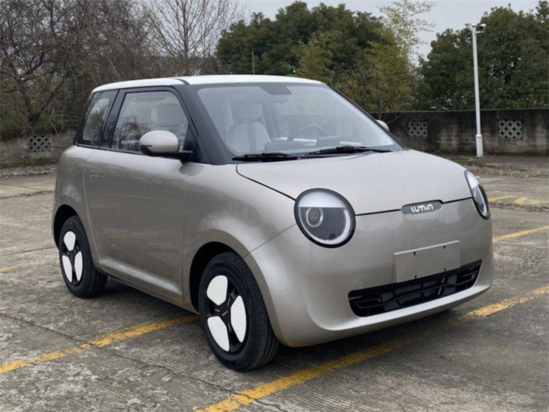 长安LUMIN来了！比宏光MINI EV更可爱，卖多少钱合适？