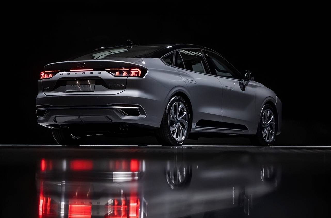 又降价！全新一代福特蒙迪欧正式上市：全系2.0T+8AT售15.98万起