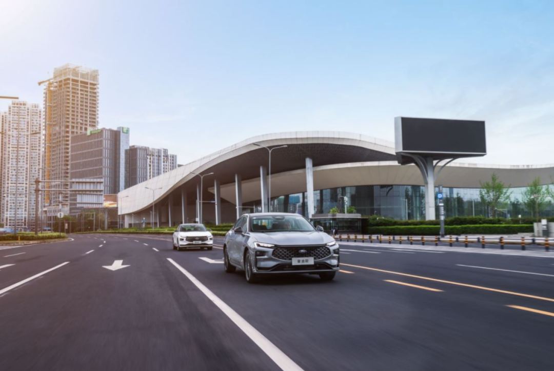 速腾的价格就能买2.0T B级车，新一代蒙迪欧价格够给力