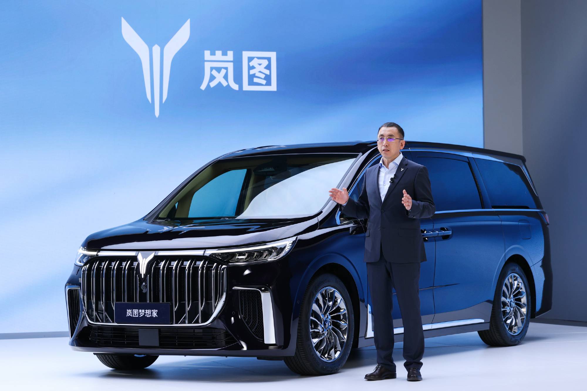全新物种岚图梦想家：让每一位车主都成为MPV上的MVP