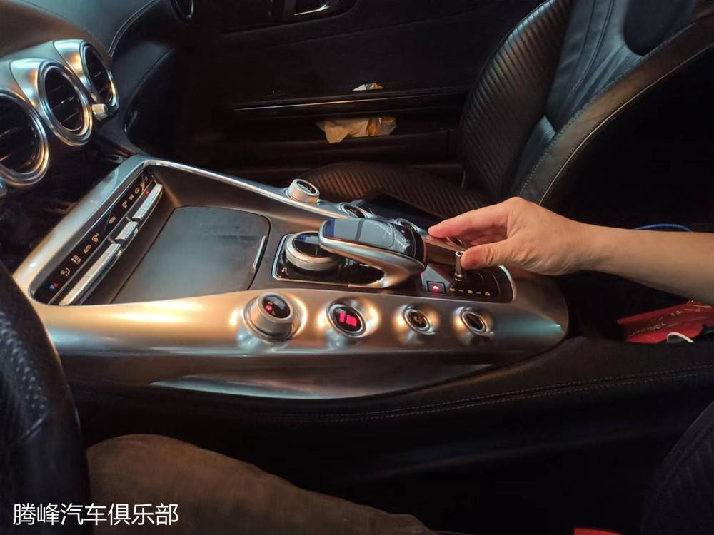 超跑维修：奔驰 AMG GT S跑车挂挡故障维修