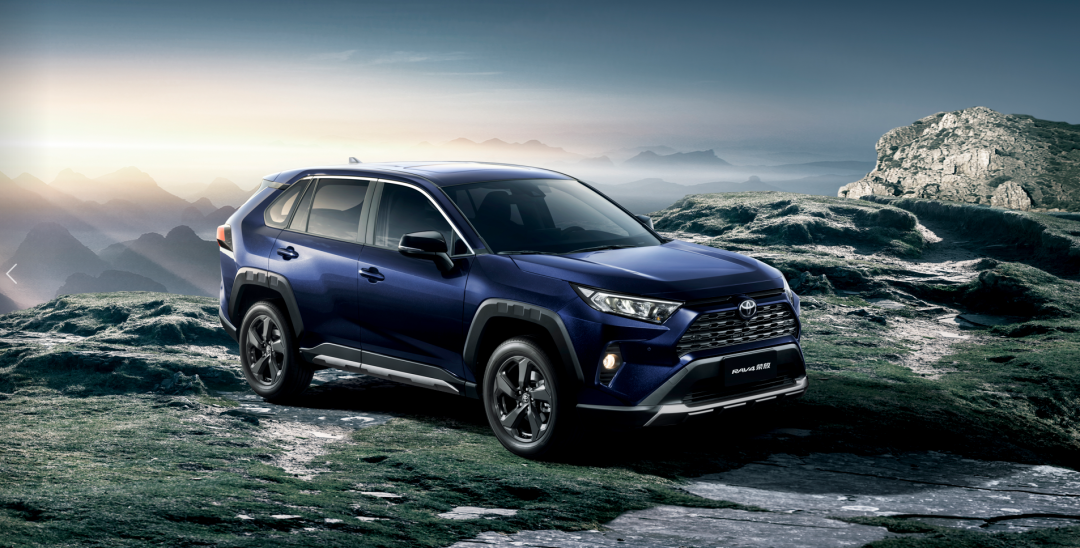 新款丰田RAV4荣放17.58万起售，日系对手倍感压力？