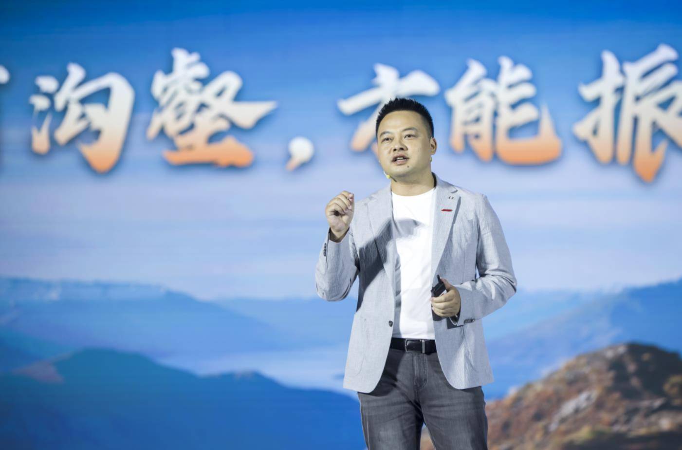 8.79万起，5/7座可选，新捷途X70S为何能再次火爆出圈？