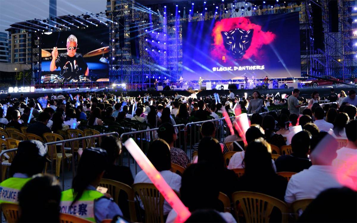 音乐盛宴一汽-大众“央广‘就爱你’9.21成都演唱会”震撼开唱