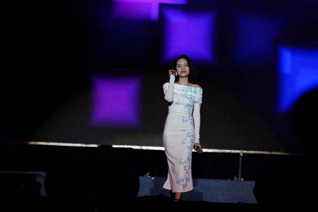 音乐盛宴一汽-大众“央广‘就爱你’9.21成都演唱会”震撼开唱