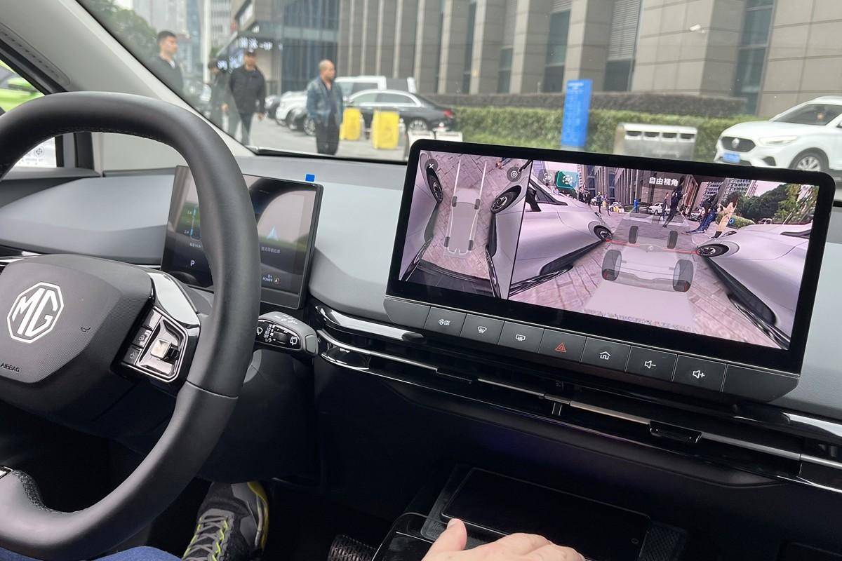 试驾MG4 EV，精准驾控不像是十万级车，颜值同级还有谁？