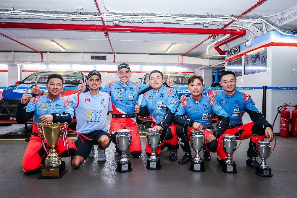 1、现代汽车N品牌一举包揽2024 年TCR China、TCR World Tour及TCR Asia年度车手总冠军.jpg