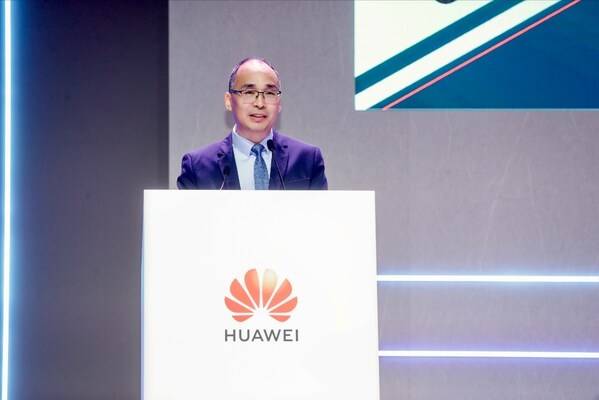 华为交通智慧化军团副总裁万学军
