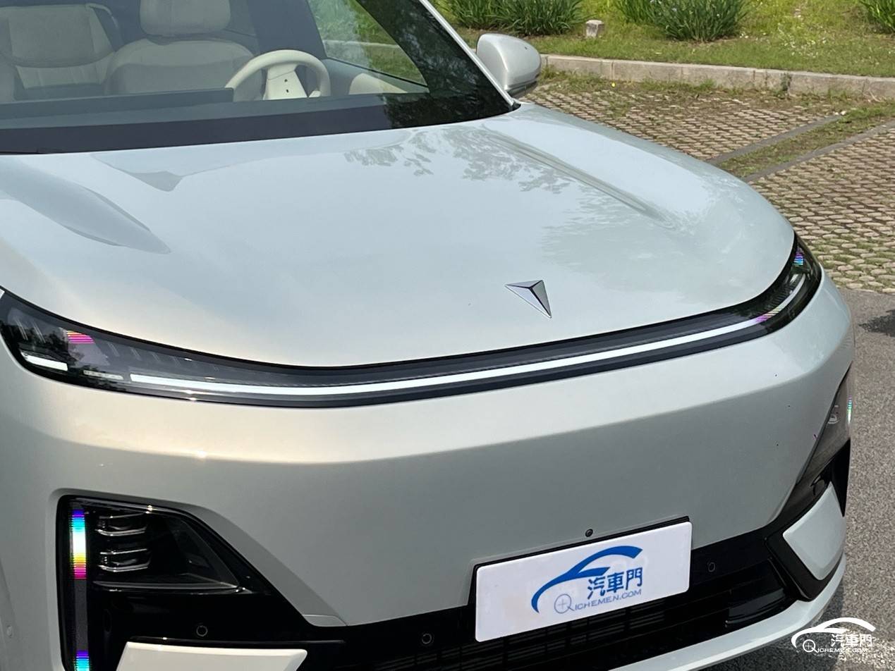 白色的汽车

AI 生成的内容可能不正确。