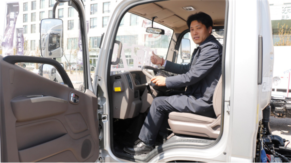 【用户稿定稿】海底捞星巴克都认它，城市物流已进入“深度服务”时代v-1.0931.png