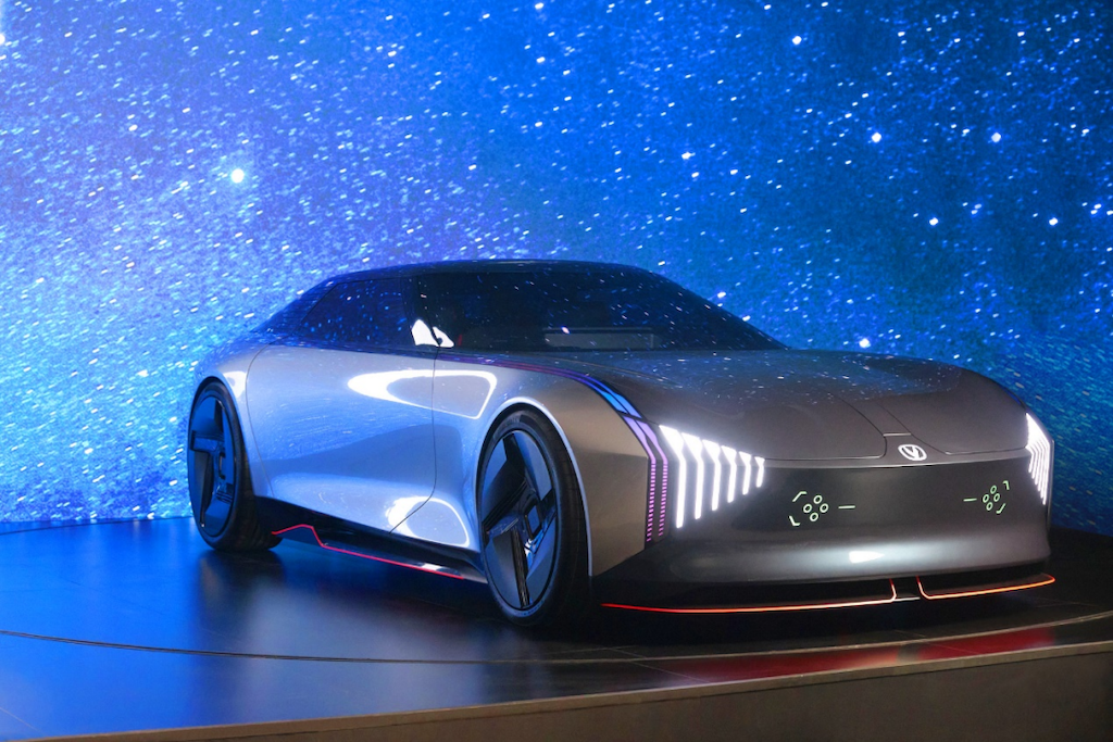 长安汽车举办“看见明天——构造未来情感空间”沙龙 探索汽车设计未来2399.png