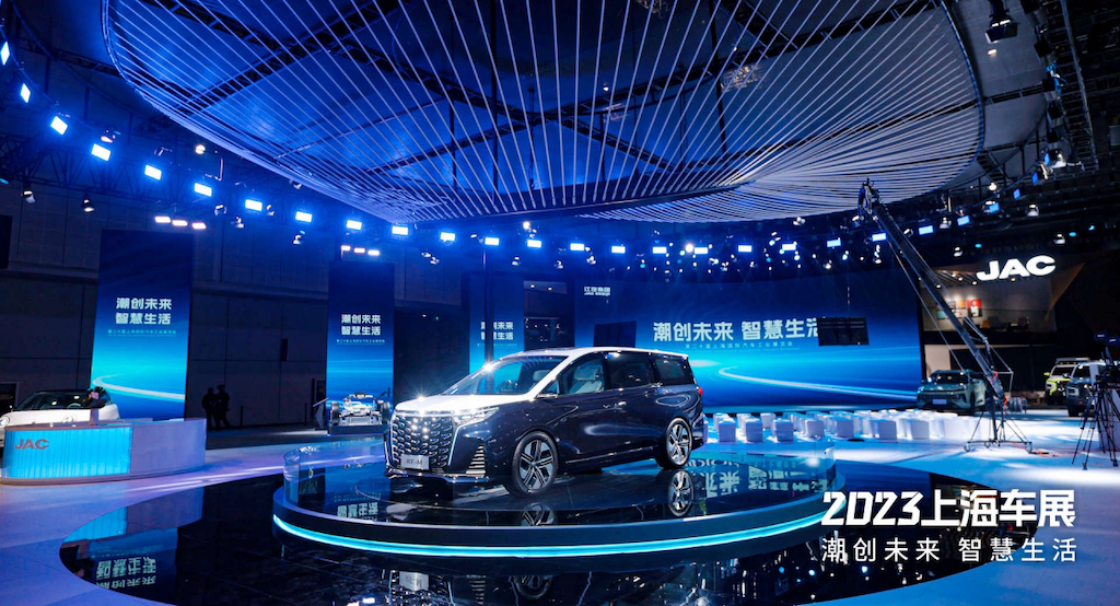 中国品牌首个MPV专属架构车展亮相，江淮瑞风迈入崭新时代1533.png