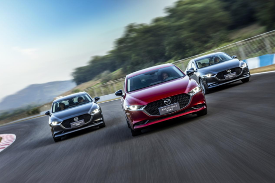 长安马自达2023超级驾趣学院开营“最美弯道王”次世代MAZDA3昂克赛拉“尽擎”驰骋珠海赛道1952.png