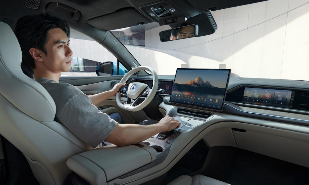 智能豪华超舒适大五座电动SUV全新腾势N7正式上市 这价格太牛了html1209.png