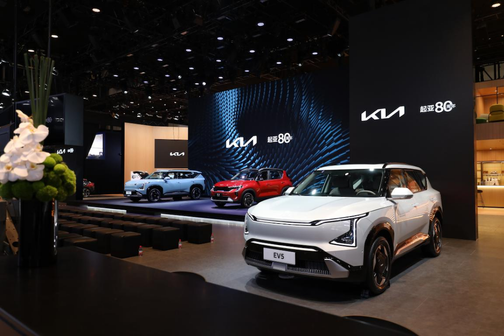 EV5领衔亮相，全新SUV索奈智领上市，黑科技同台展出，起亚新产品新技术闪耀北京车展html532.png