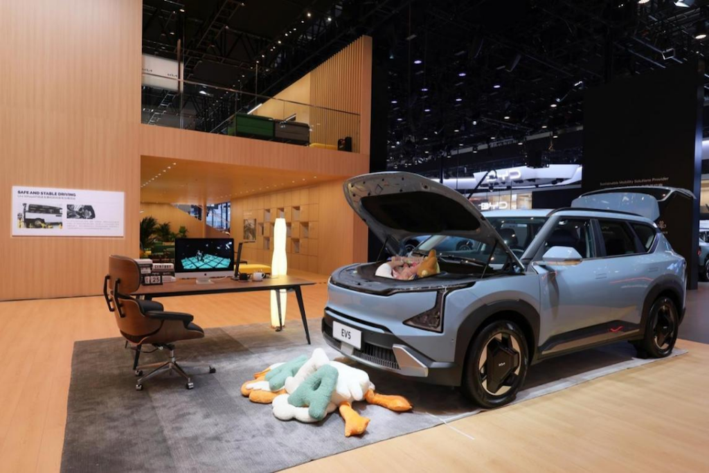 EV5领衔亮相，全新SUV索奈智领上市，黑科技同台展出，起亚新产品新技术闪耀北京车展html993.png