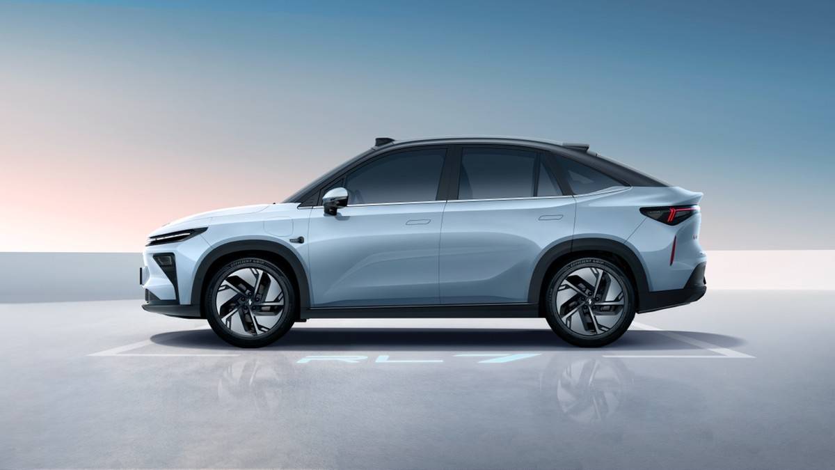 智能后驱轿跑SUV睿蓝7正式开启预售，售13.37万元