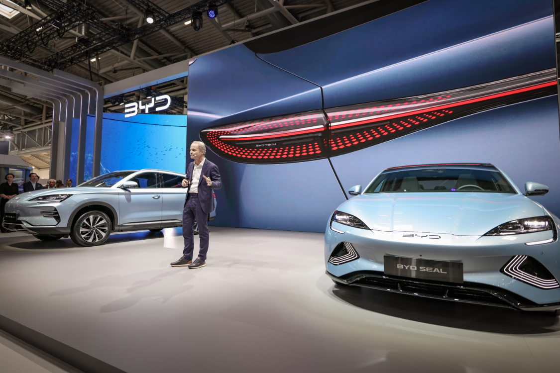 比亚迪携6款新能源车亮相慕尼黑车展，海豹上市售价分别35万和40万